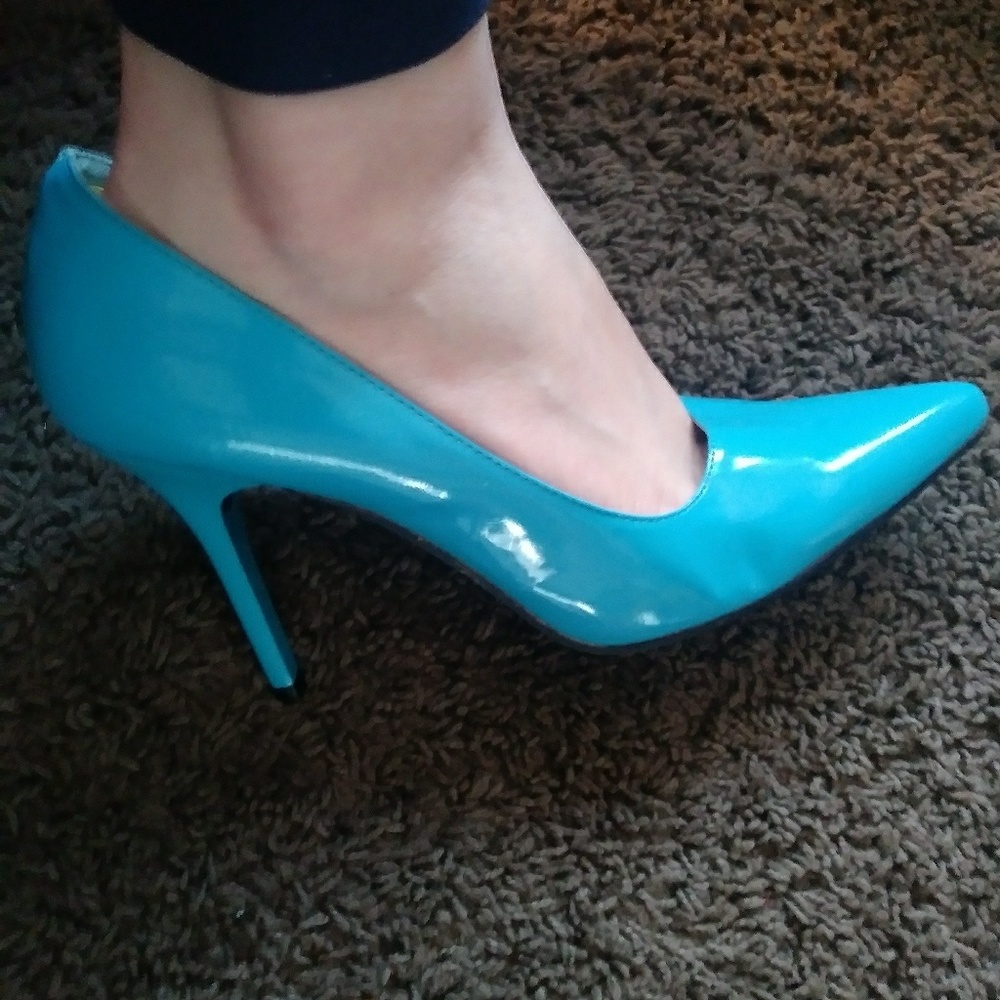 Turquoise highest heels. Size 7  1/2
